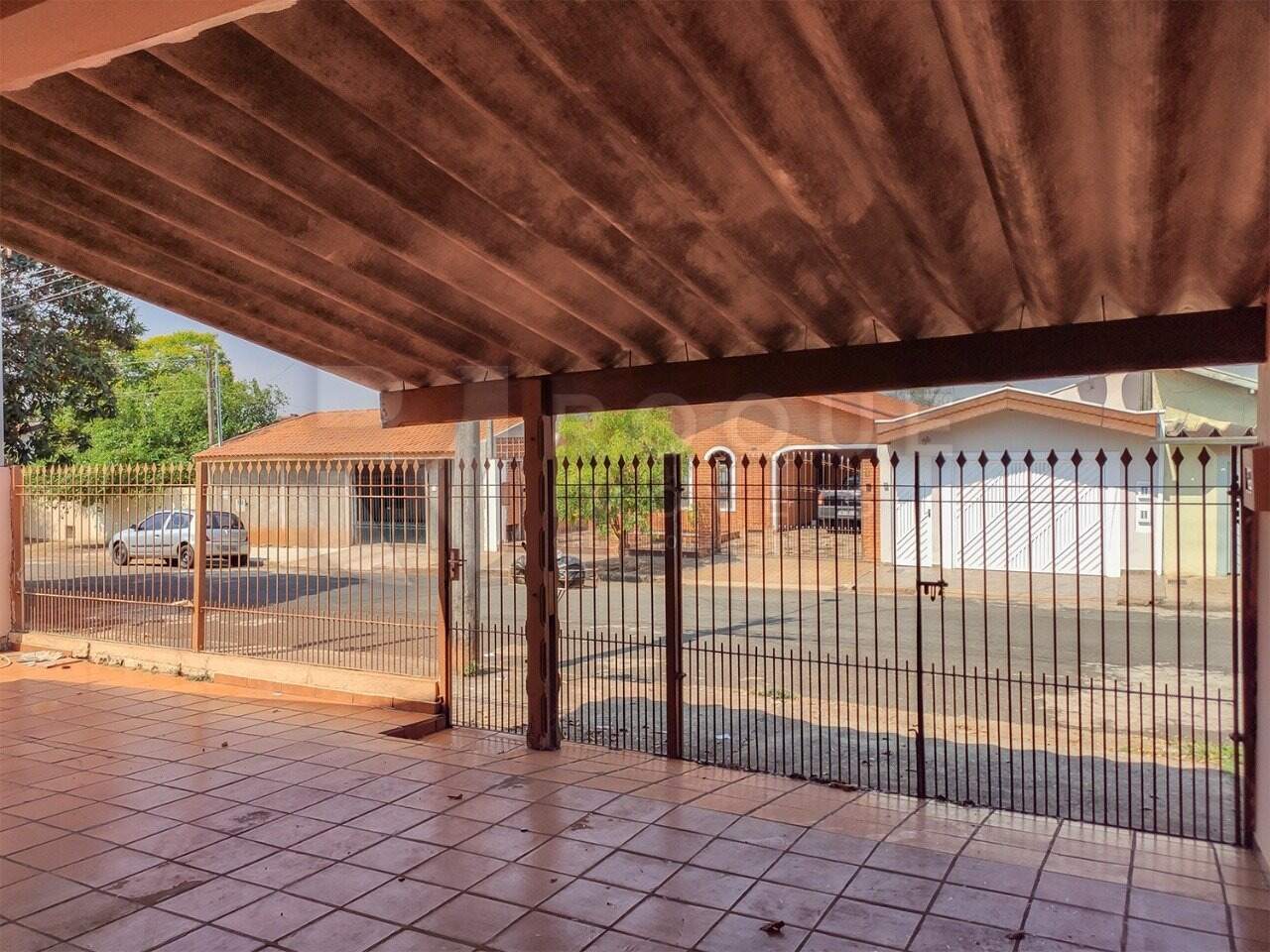 Casa Residencial para aluguel no bairro Jardim Nova Itália: Frente