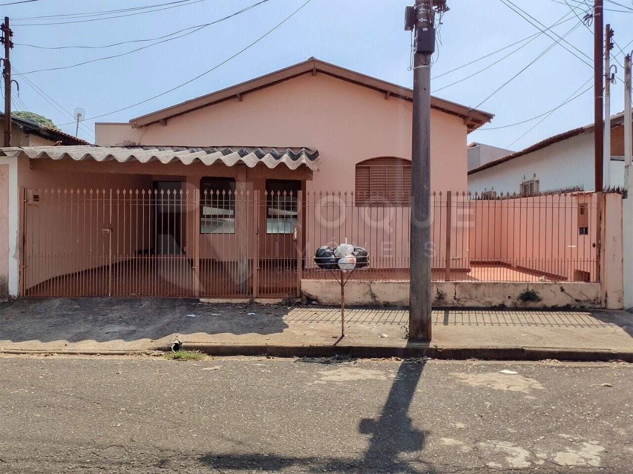 Casa Residencial para aluguel no bairro Jardim Nova Itália: Fachada