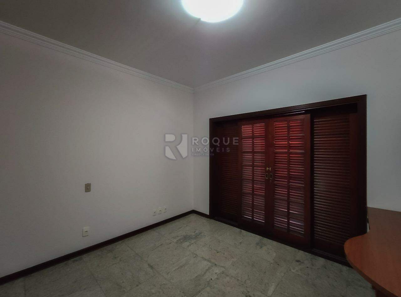 Casa em condomínio para aluguel no bairro Jardim Colonial: Suíte 1