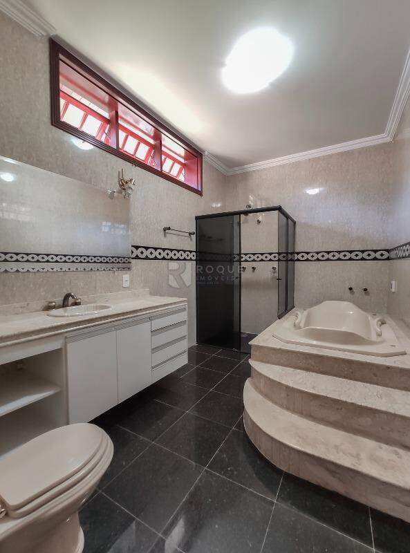 Casa em condomínio para aluguel no bairro Jardim Colonial: WC Suíte 3