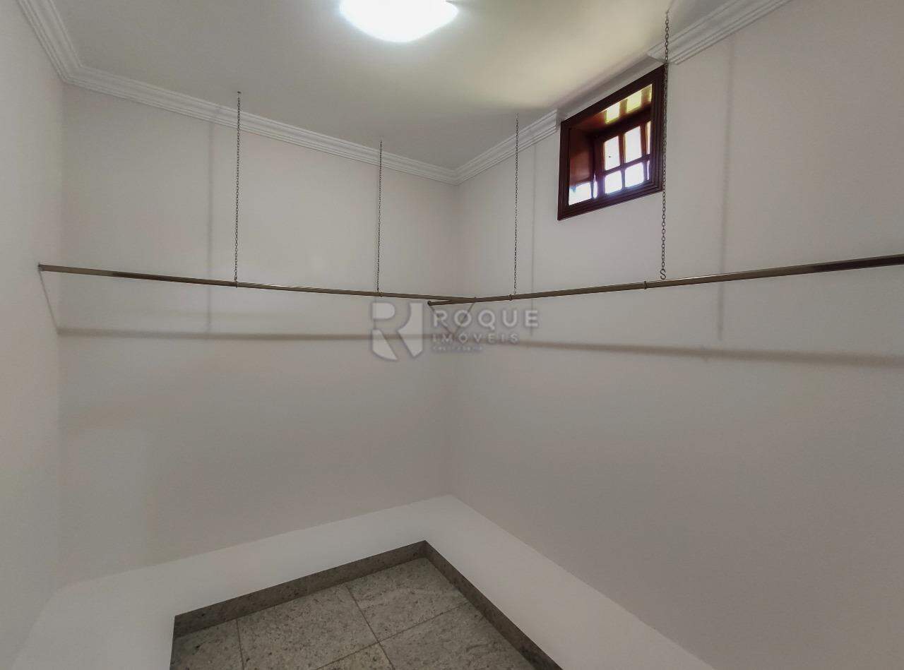 Casa em condomínio para aluguel no bairro Jardim Colonial: Closet Suíte 3