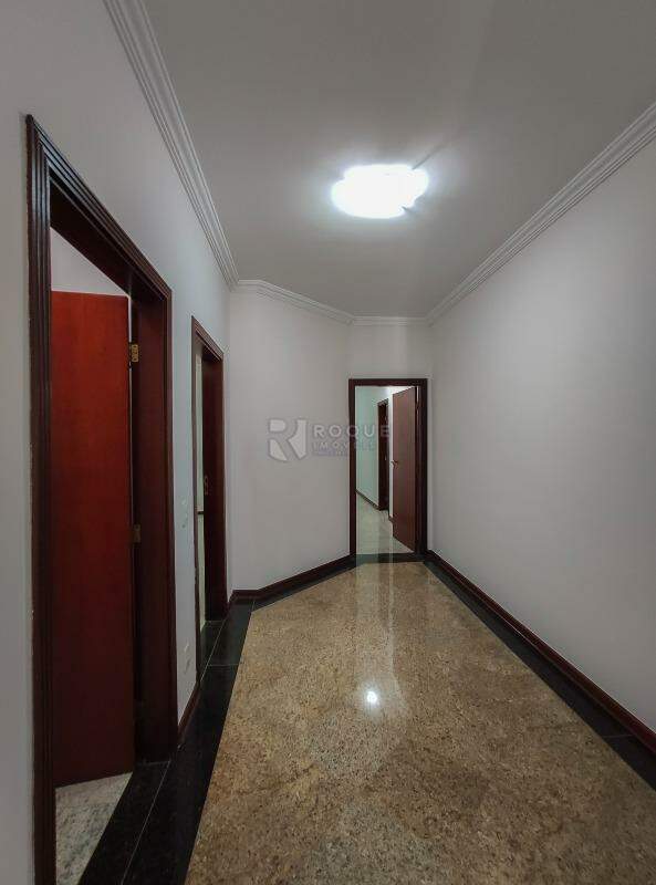 Casa em condomínio para aluguel no bairro Jardim Colonial: Hall 