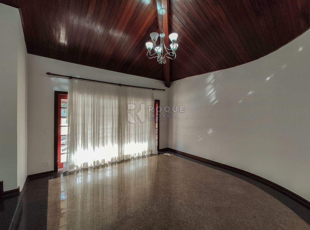 Casa em condomínio para aluguel no bairro Jardim Colonial: Sala 