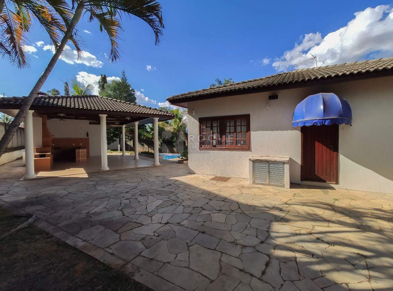 Casa em condomínio para aluguel no bairro Jardim Colonial: Área externa / Churrasqueira 