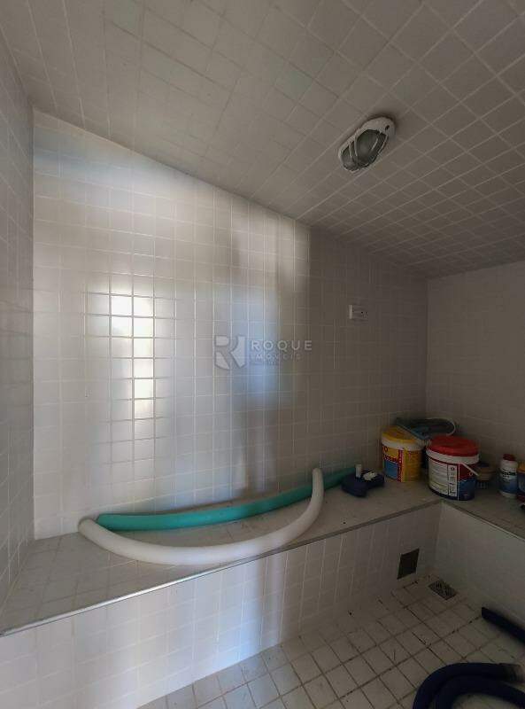 Casa em condomínio para aluguel no bairro Jardim Colonial: Sauna 