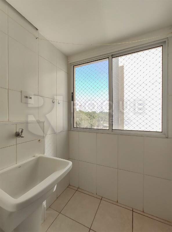 Apartamento para aluguel no bairro Chácaras Antonieta: Área de serviço