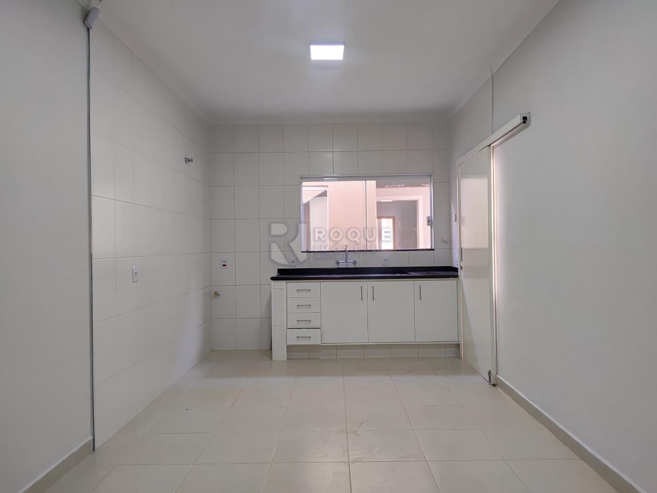 Casa Comercial para aluguel no bairro Parque Real: Cozinha 