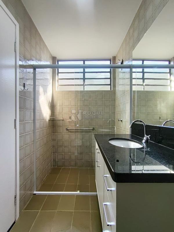 Casa Comercial para aluguel no bairro Parque Real: Wc suíte 