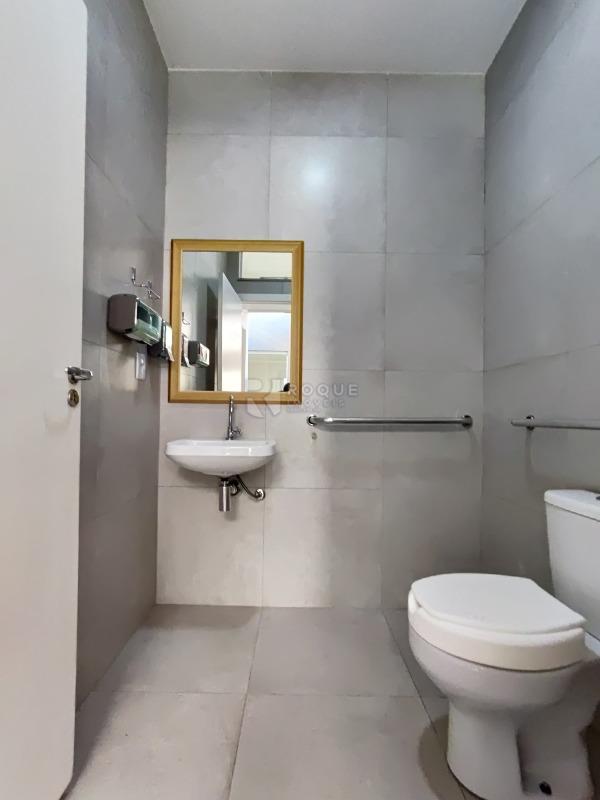 Casa Comercial para aluguel no bairro Parque Real: Wc externo 