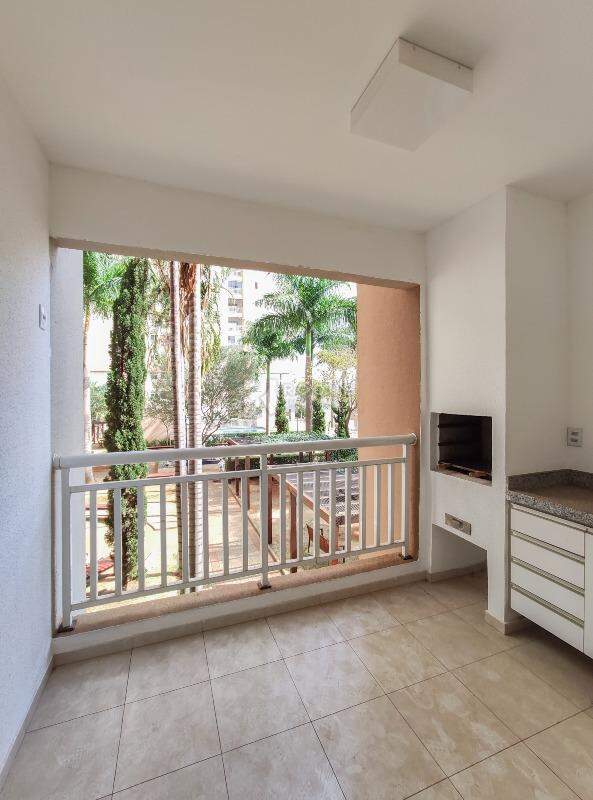 Apartamento para aluguel no bairro Desmembramento Oscar Antonio Breda: Sacada 