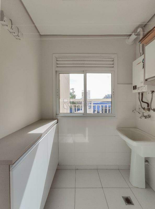 Apartamento para aluguel no bairro Desmembramento Oscar Antonio Breda: Área de serviço