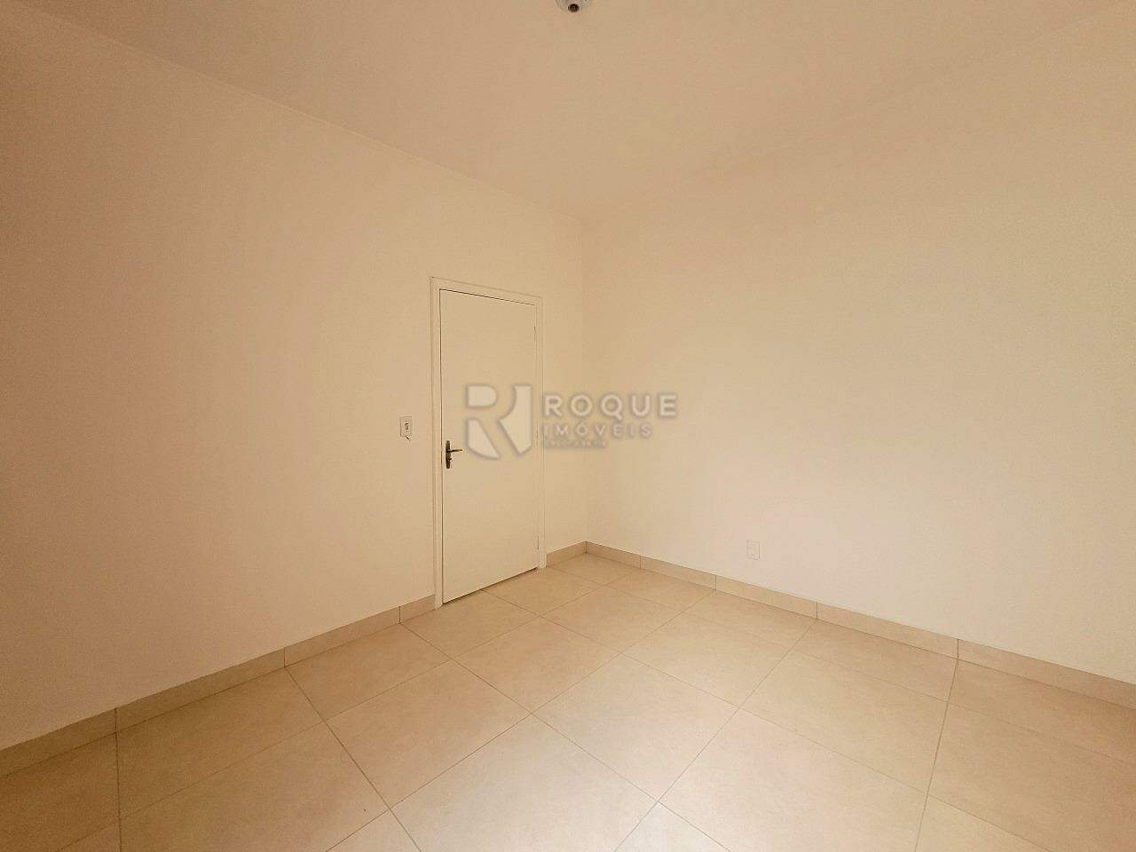 Casa Residencial para aluguel no bairro Centro: Dormitório 01