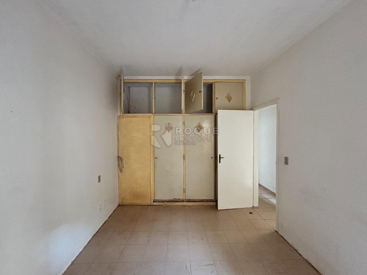 Casa Residencial para aluguel no bairro Centro: Dormitório 3 suíte 