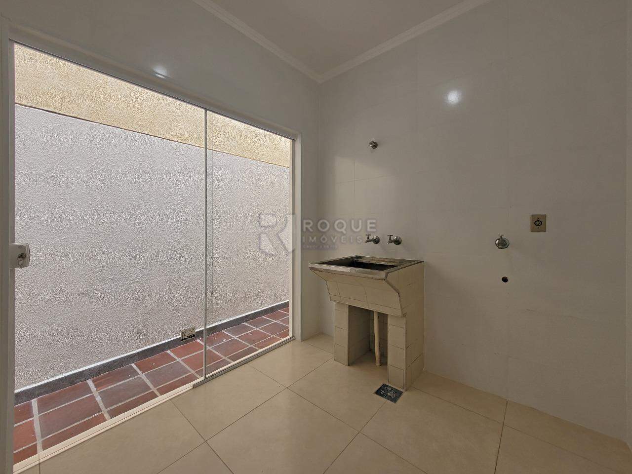 Casa Residencial para aluguel no bairro Centro: Área de serviço