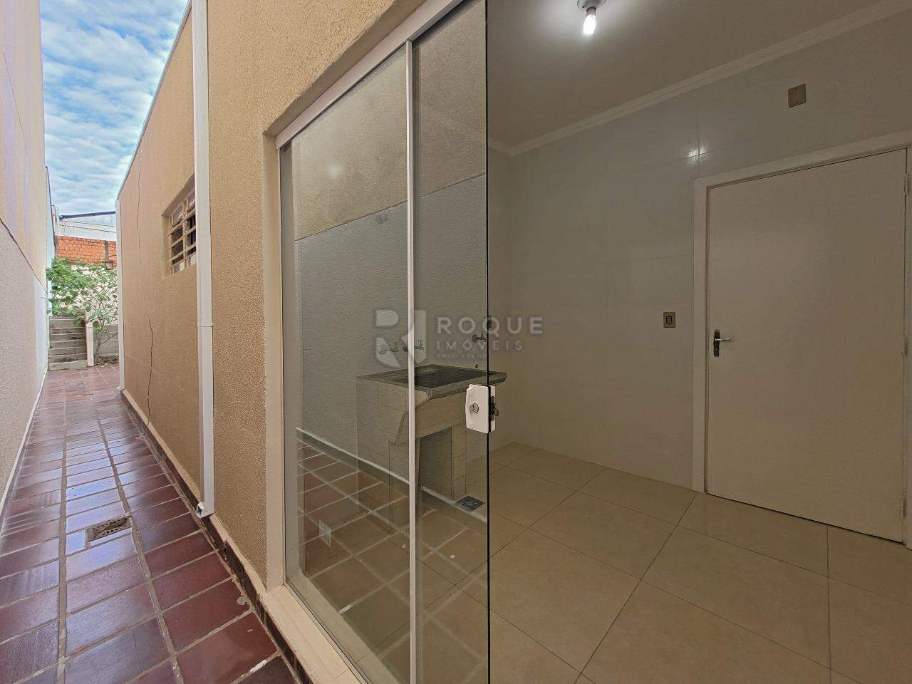 Casa Residencial para aluguel no bairro Centro: Área de serviço