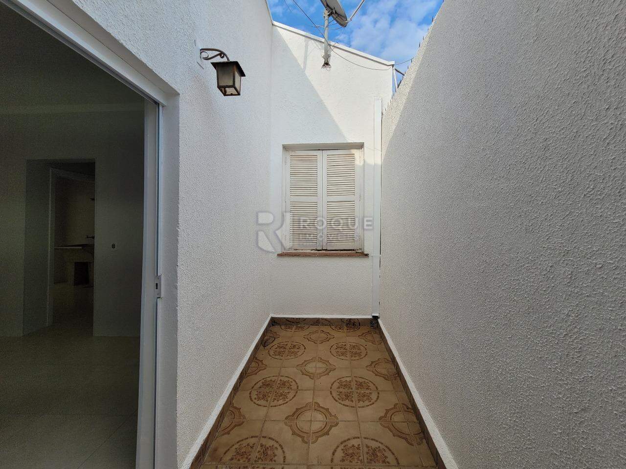 Casa Residencial para aluguel no bairro Centro: Jardim de inverno