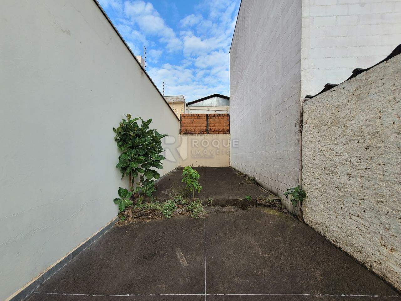 Casa Residencial para aluguel no bairro Centro: Quintal