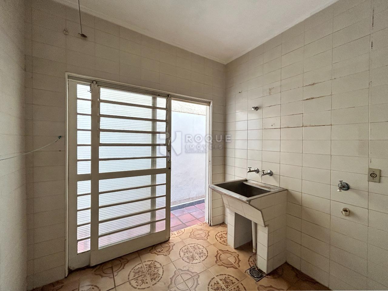 Casa Residencial para aluguel no bairro Centro: Área de serviço 