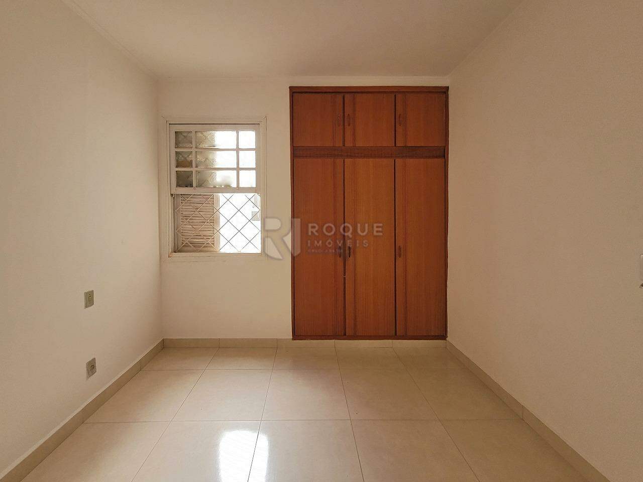 Casa Residencial para aluguel no bairro Centro: Dormitório 01