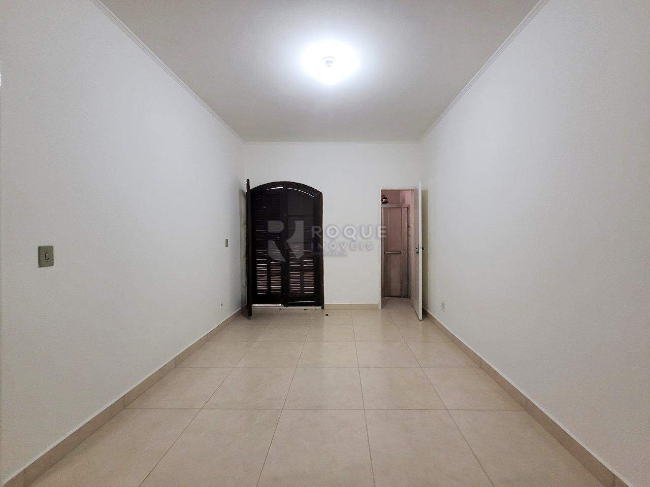 Casa Residencial para aluguel no bairro Centro: Suíte