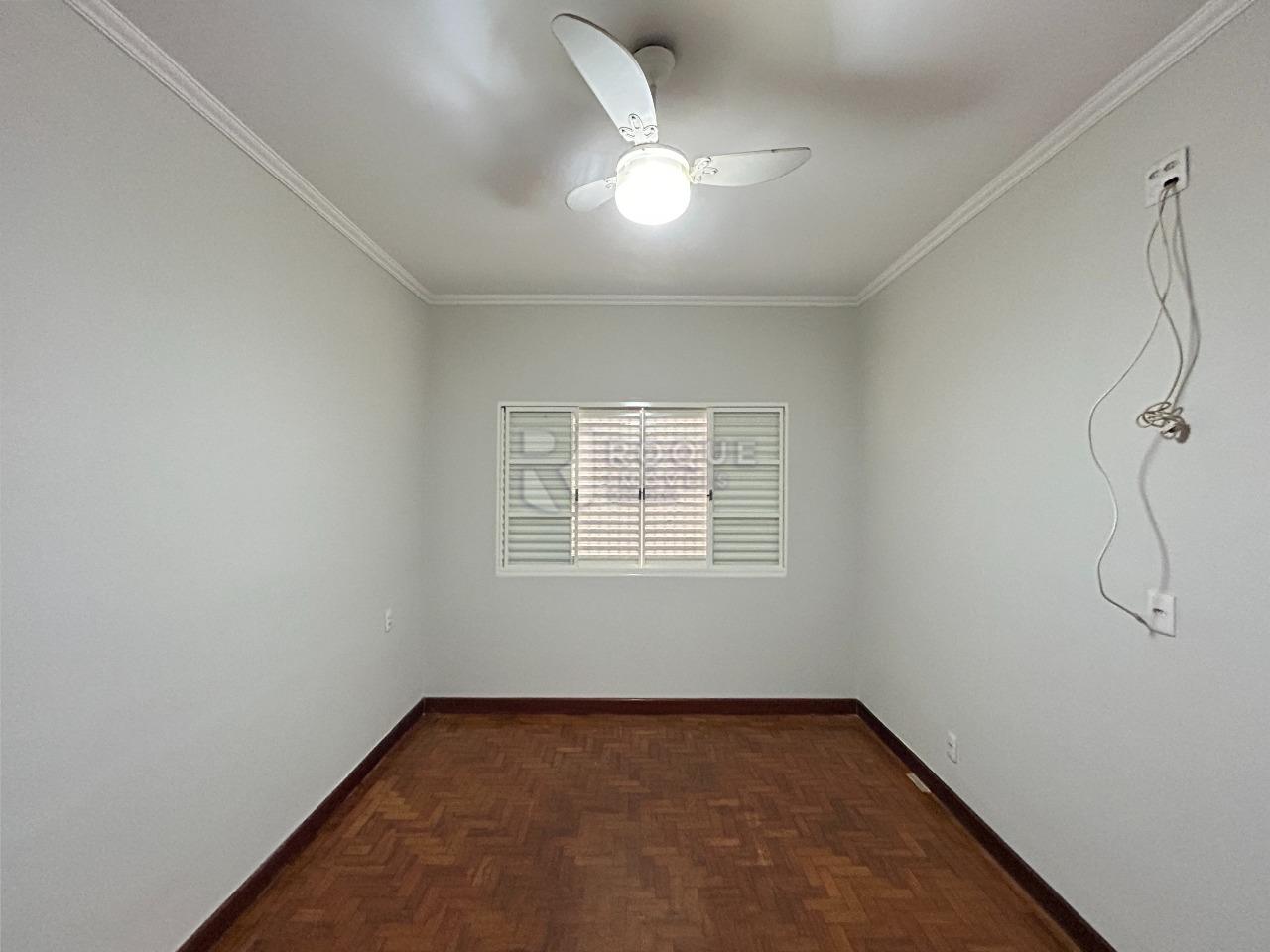Casa Residencial para aluguel no bairro Jardim Piratininga: Dormitório 3 suíte 