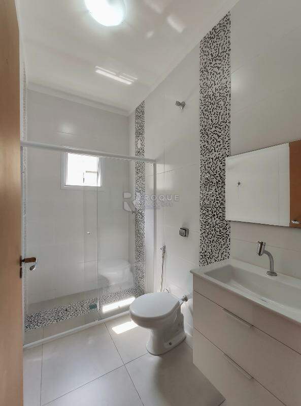 Casa Residencial para aluguel no bairro Vila São João: WC social 1