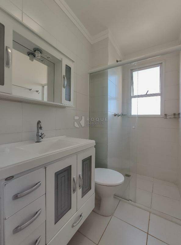 Apartamento para aluguel no bairro Vila Queiroz: WC  social 