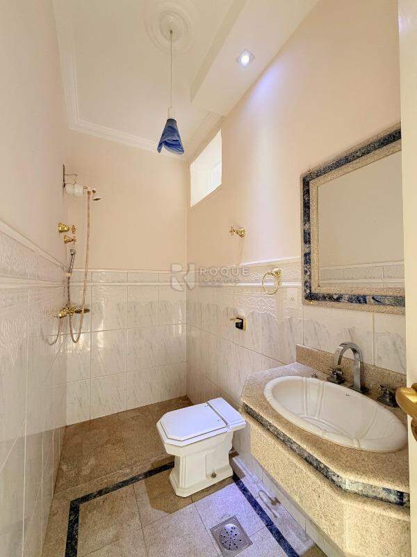 Casa em condomínio para aluguel no bairro Jardim Colinas de São João: Wc serviço