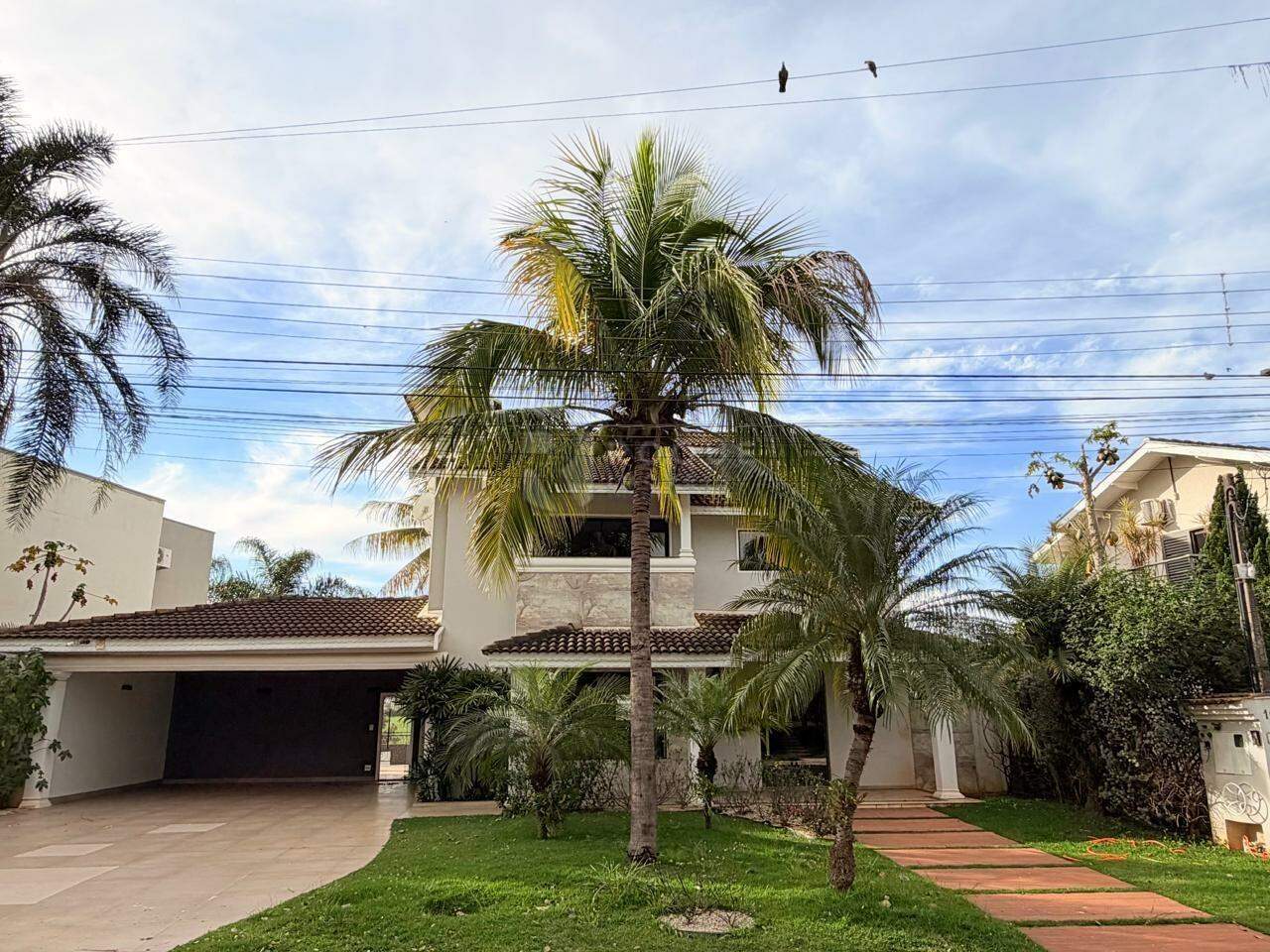 Casa em condomínio para aluguel no bairro Jardim Colinas de São João: Fachada