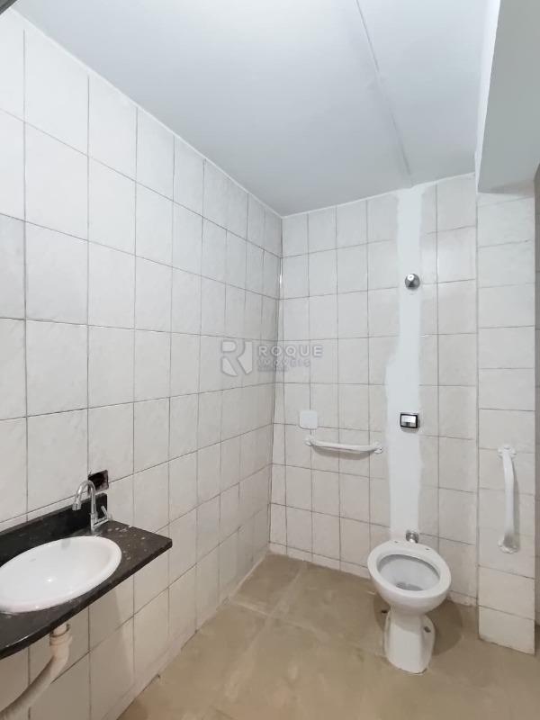 Salão para aluguel no bairro Jardim Boa Esperança: WC