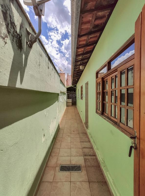 Casa Residencial para aluguel no bairro Jardim Brasil: Corredor 