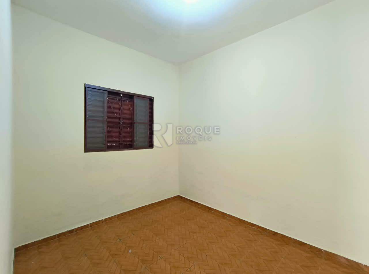Casa Residencial para aluguel no bairro Parque Residencial Santa Eulália: Dormitório 01