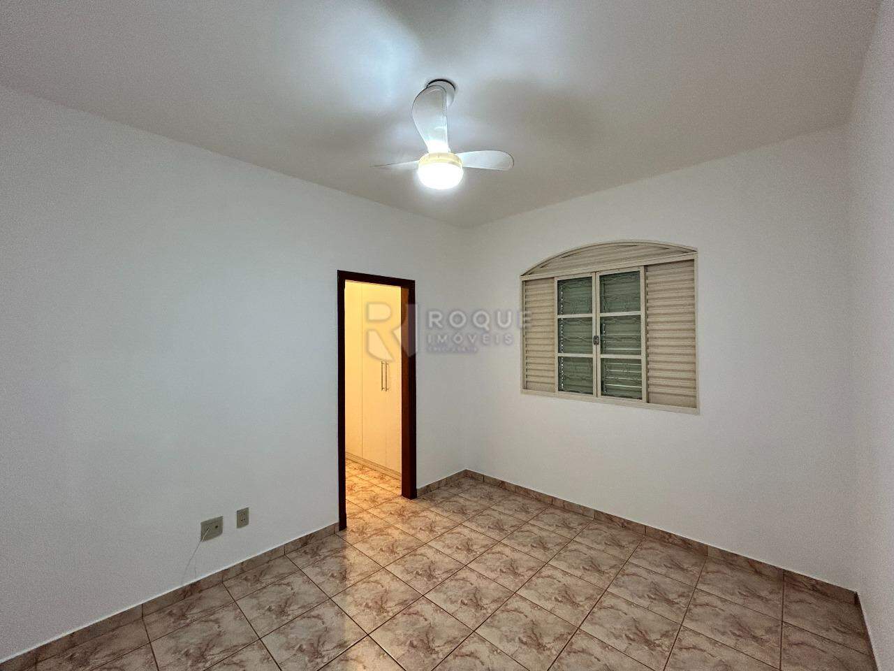 Casa Residencial para aluguel no bairro Jardim São Paulo: Dormitório 4
