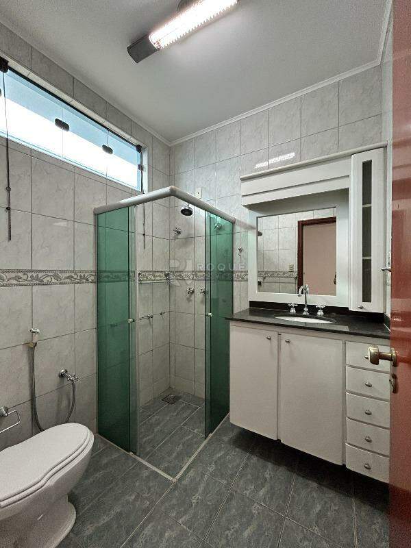 Casa Residencial para aluguel no bairro Jardim São Paulo: WC suíte 