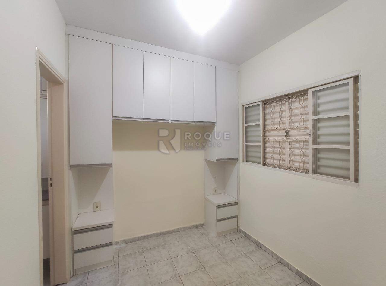 Casa em condomínio para aluguel no bairro Jardim Ouro Verde: Dormitório 3 suíte