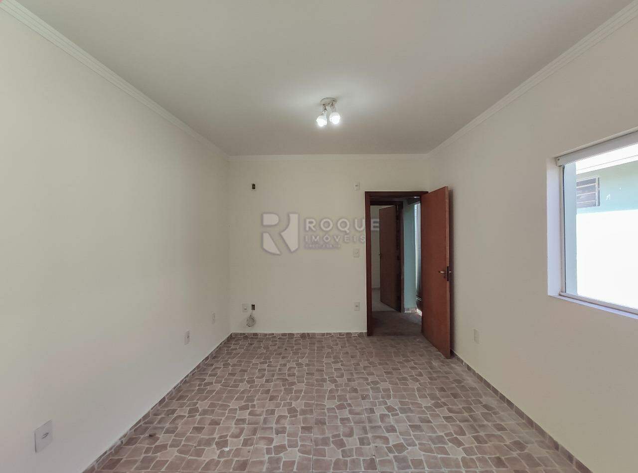 Casa em condomínio para aluguel no bairro Jardim Ouro Verde: Sala fundo