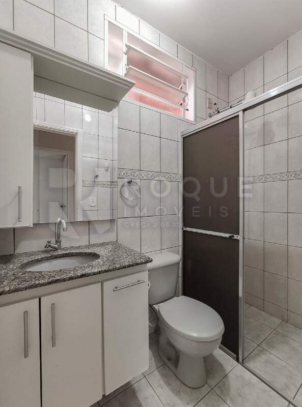 Casa em condomínio para aluguel no bairro Jardim Ouro Verde: WC social