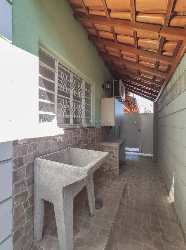 Casa em condomínio para aluguel no bairro Jardim Ouro Verde: Área de serviço