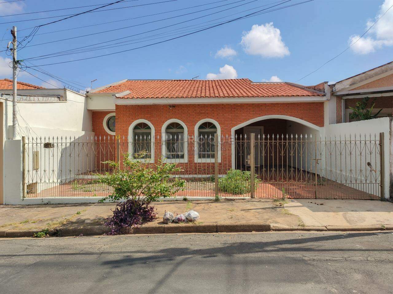 Casa Residencial para aluguel no bairro Jardim Doutor João Batista Levy: Fachada