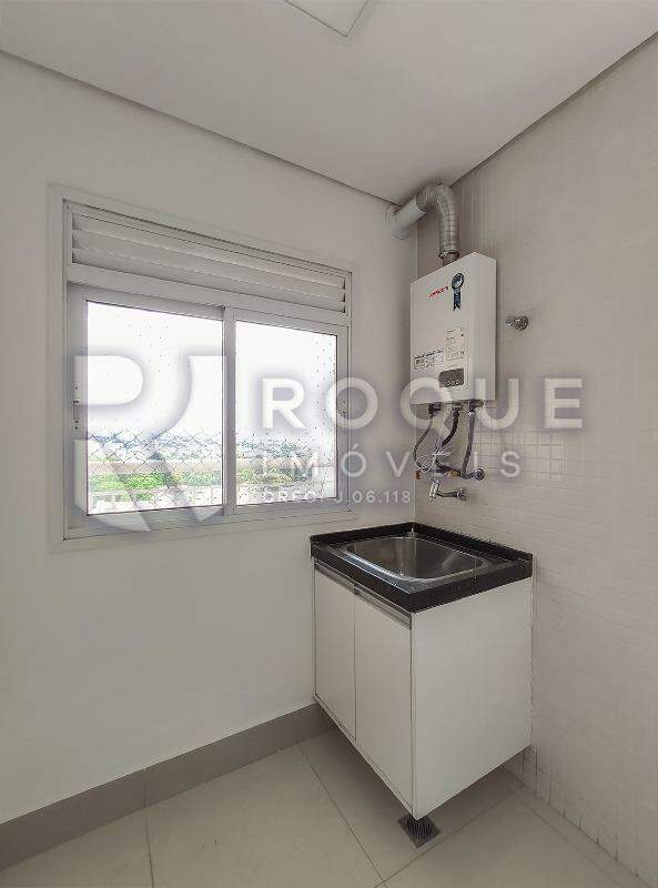 Apartamento para aluguel no bairro Desmembramento Oscar Antonio Breda: Área de serviço