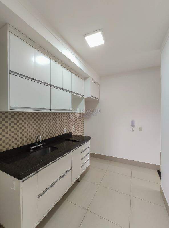 Apartamento para aluguel no bairro Desmembramento Oscar Antonio Breda: Cozinha