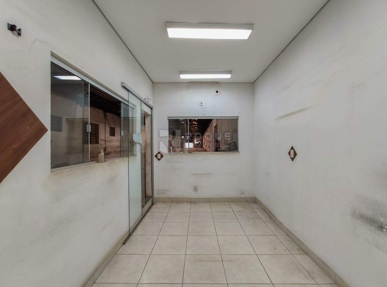 Barracão/Galpão para aluguel no bairro Vila Anita: Sala 1