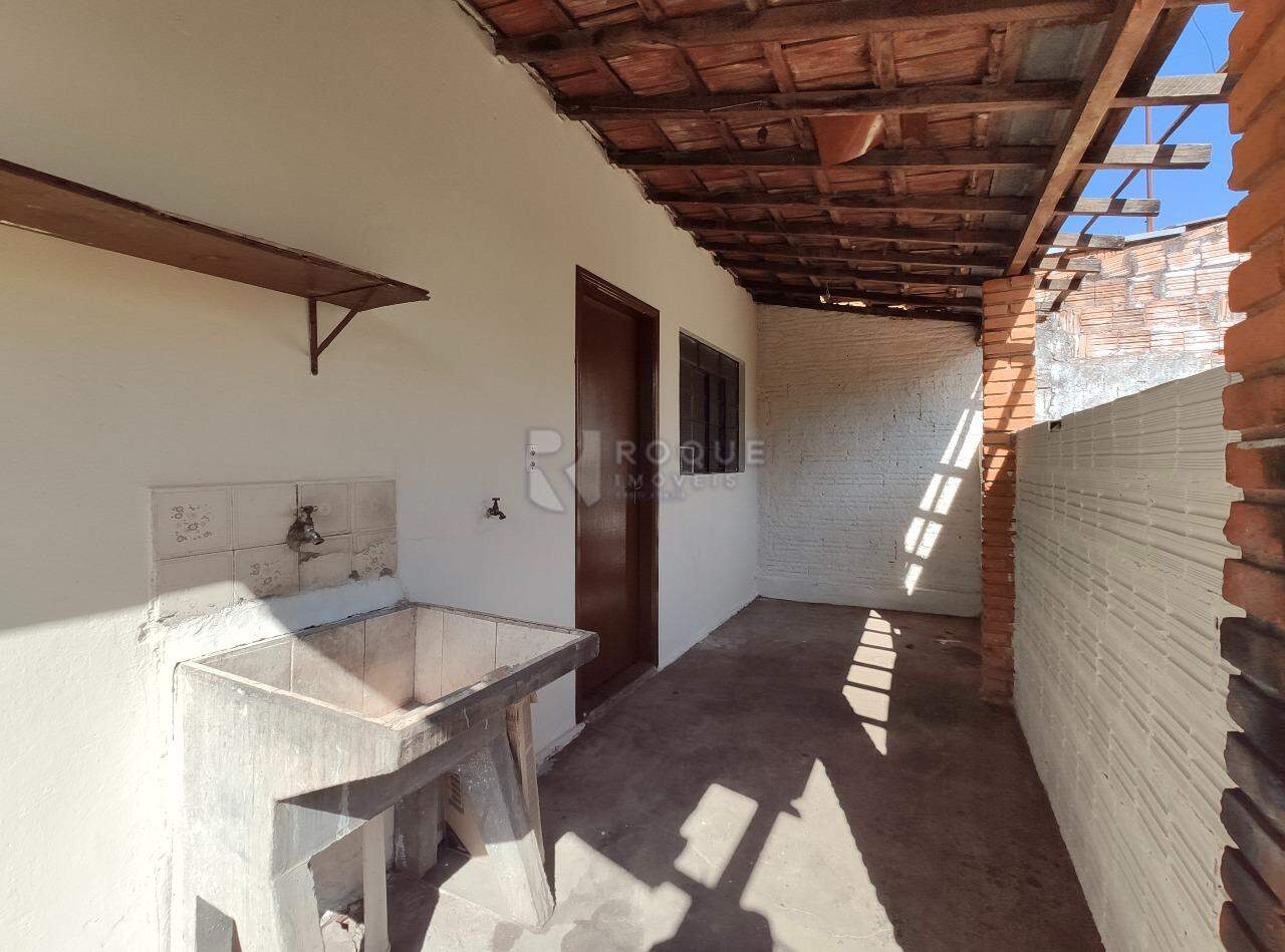 Casa Residencial para aluguel no bairro Jardim Parque Novo Mundo: Área de serviço / Rancho fundo 