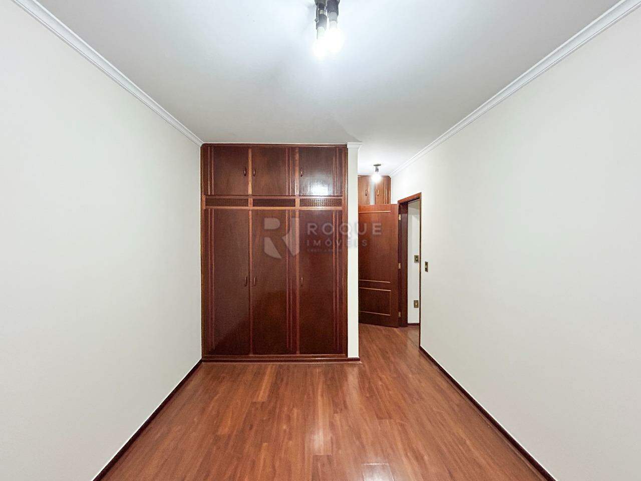 Apartamento para aluguel no bairro Centro: Dormitório 3 suíte 