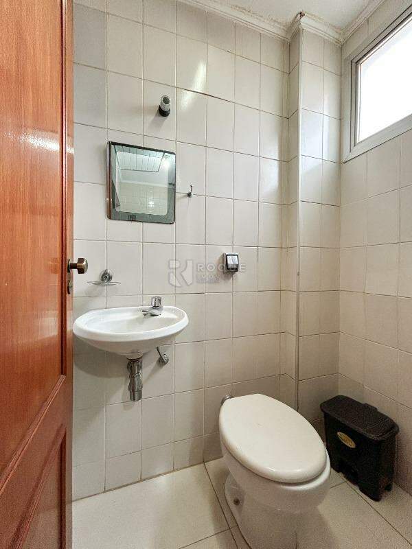 Apartamento para aluguel no bairro Centro: WC fundo 