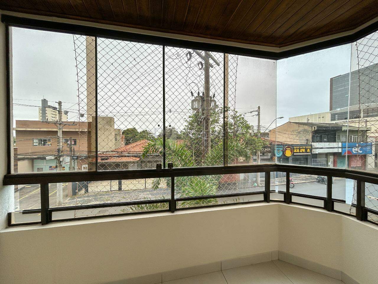 Apartamento para aluguel no bairro Centro: Sacada 