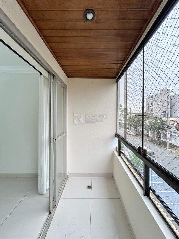 Apartamento para aluguel no bairro Centro: Sacada 