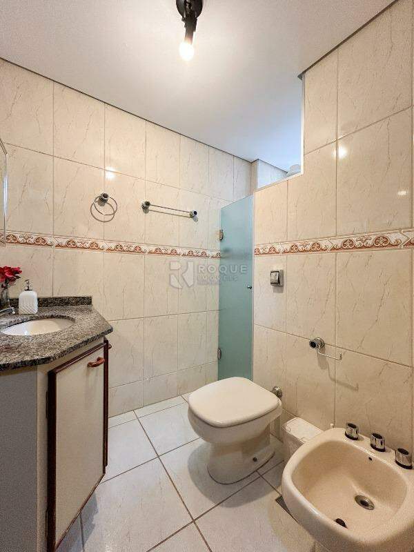 Apartamento para aluguel no bairro Centro: WC suíte 