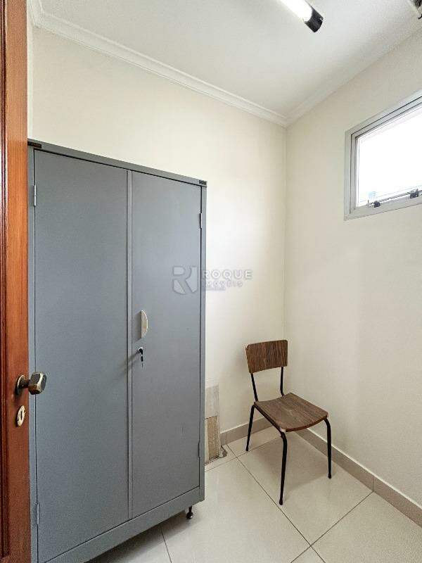 Apartamento para aluguel no bairro Centro: Despensa fundo 