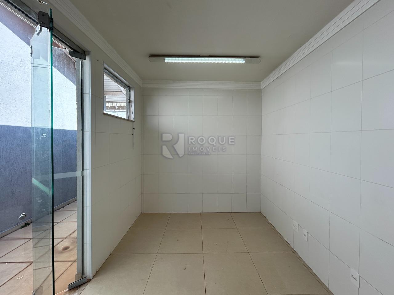 Casa Comercial para aluguel no bairro Vila Claudia: Sala fundo 